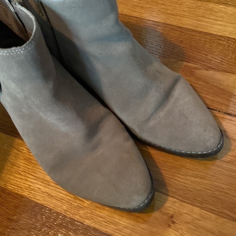 Womens suede taupe western booties signs of use see pics 8.5. - Picture 2 of 7